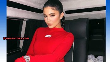 Kylie Jenner | Bio, Age, Height, Net Worth (2023), Family