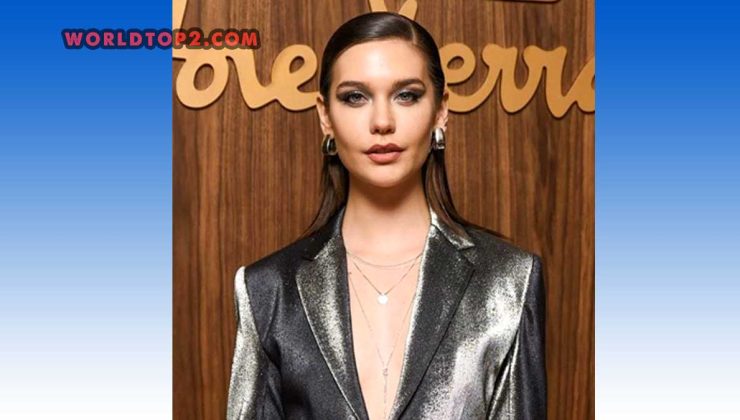 Amanda Steele age and height