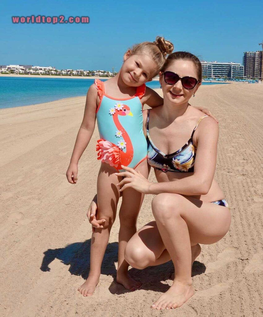 Eva Diana with her mom