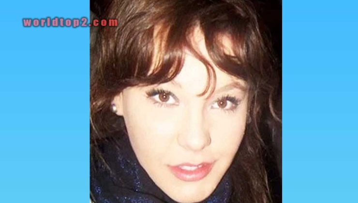 Manuela Escobar Biography