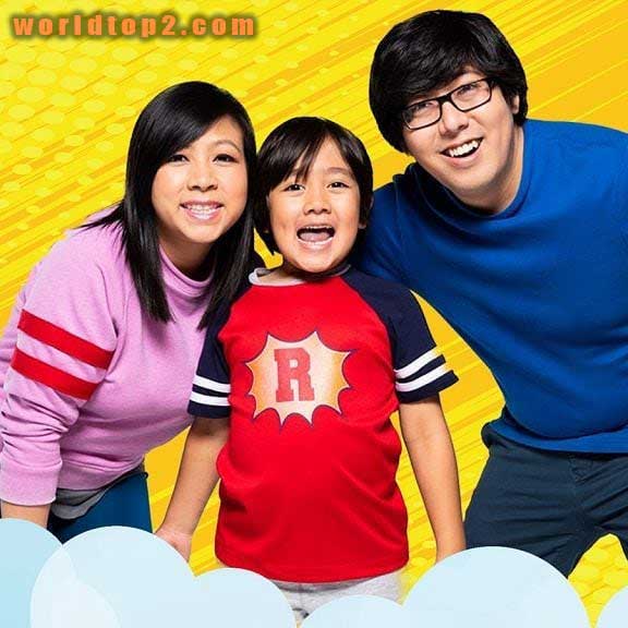 Ryan Kaji with his parents