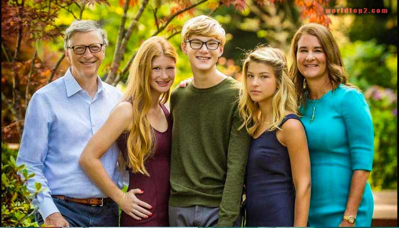 Phoebe Adele Gates with her siblings and parents