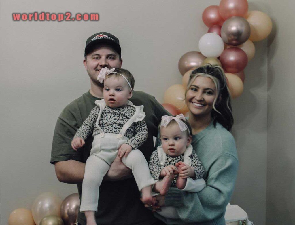 Willow Palin with her husband and daughters