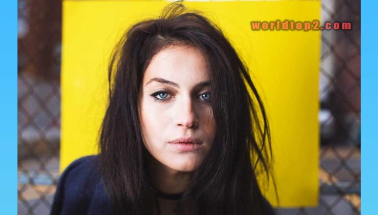 Jordana Lajoie Biography