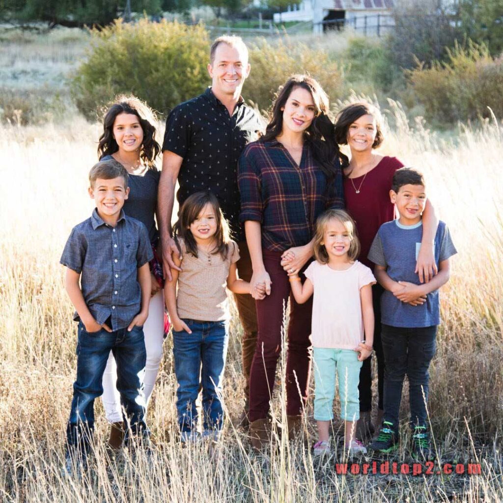 Shae Bennett with his parents and siblings