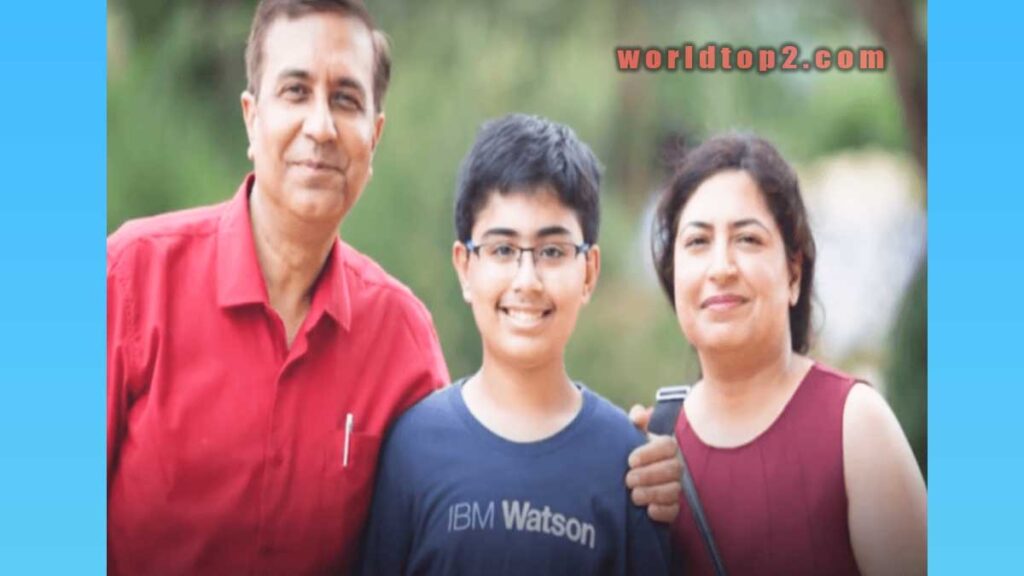 Tanmay Bakshi with his father and mother