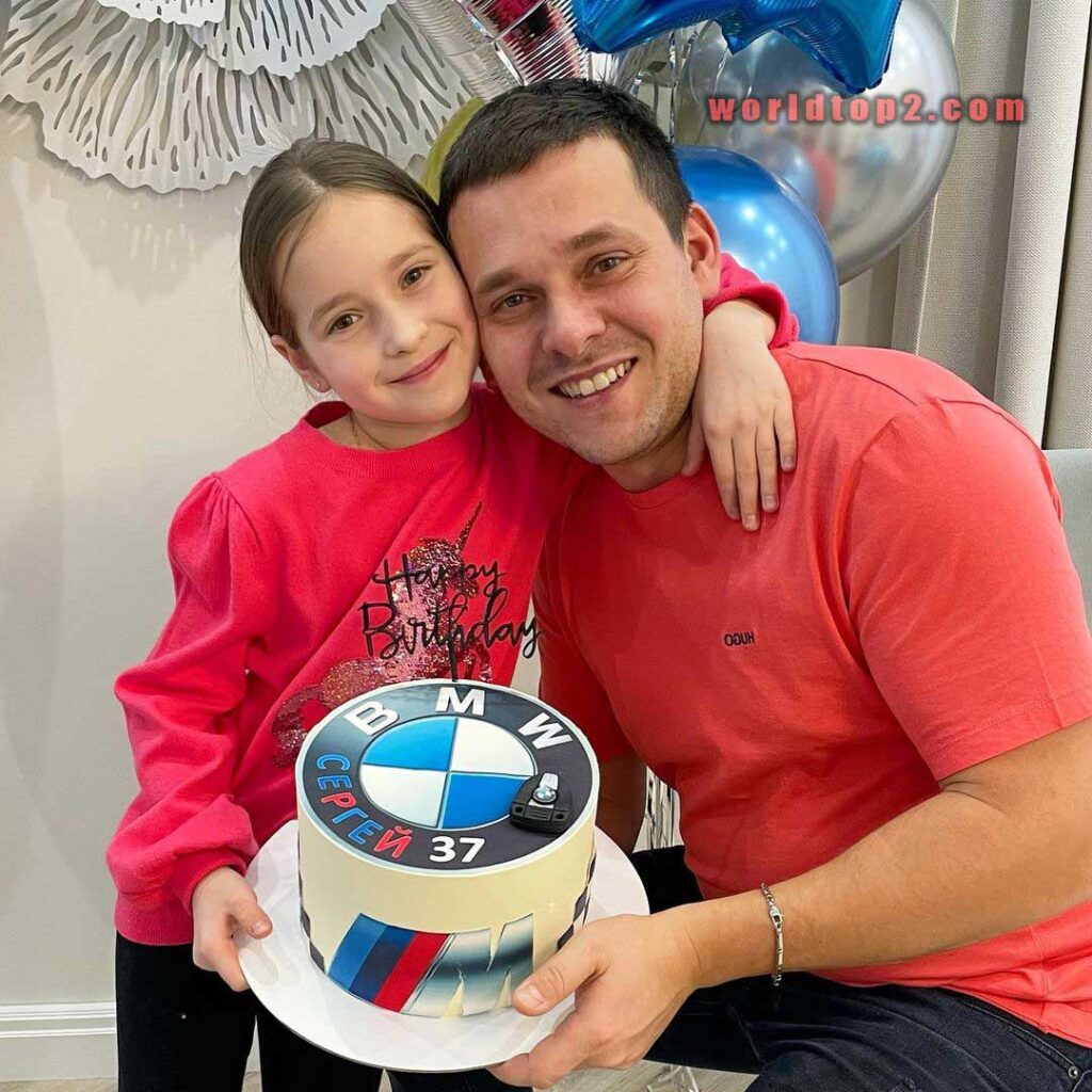 Sofia little princess with her dad