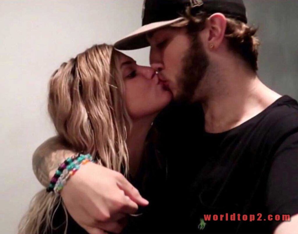 Alissa Violet with FaZe Banks