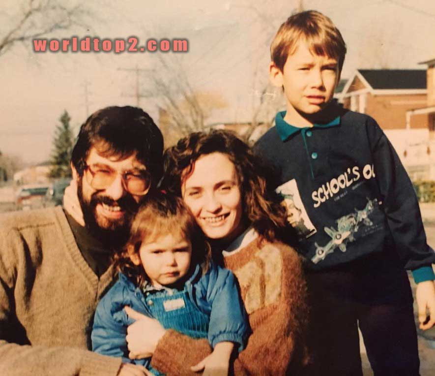 Alexander Dobrev childhood photo with parents and Nina Dobrev