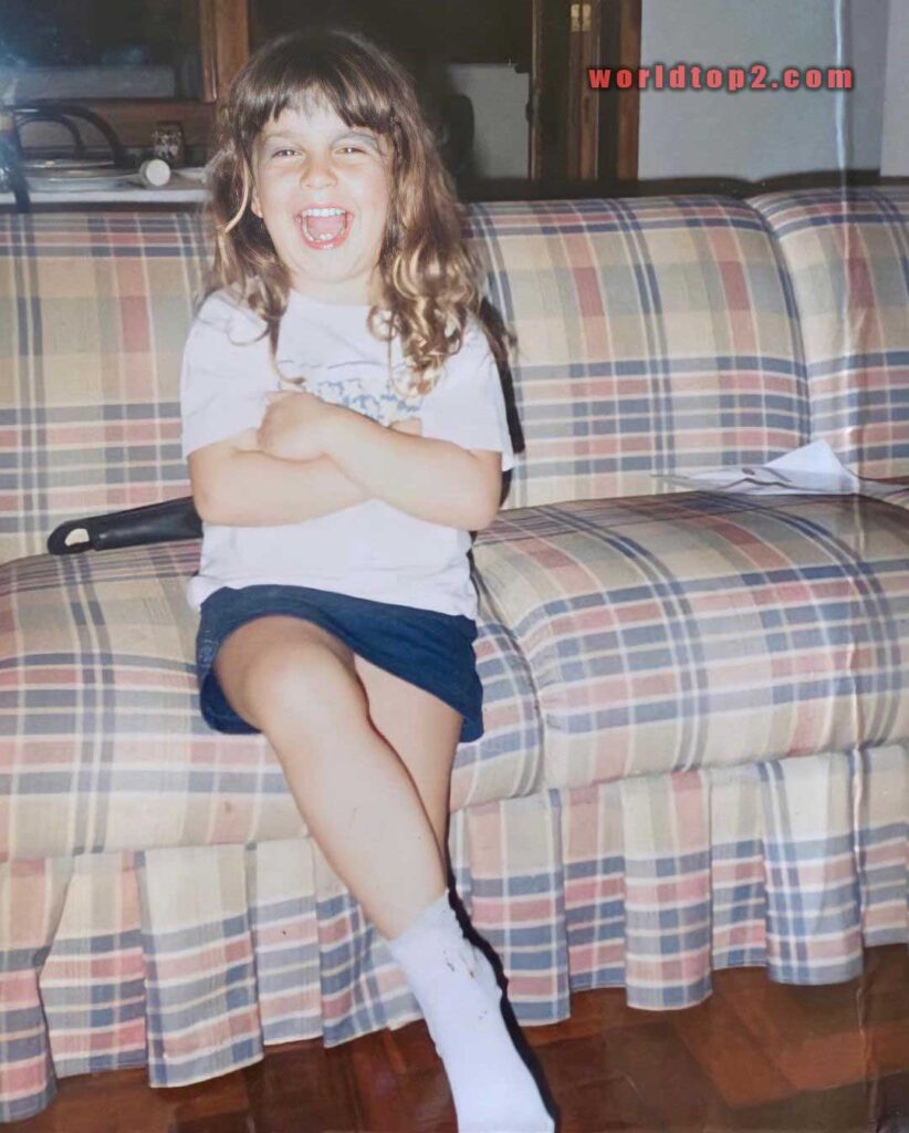 Julia Gama childhood photo