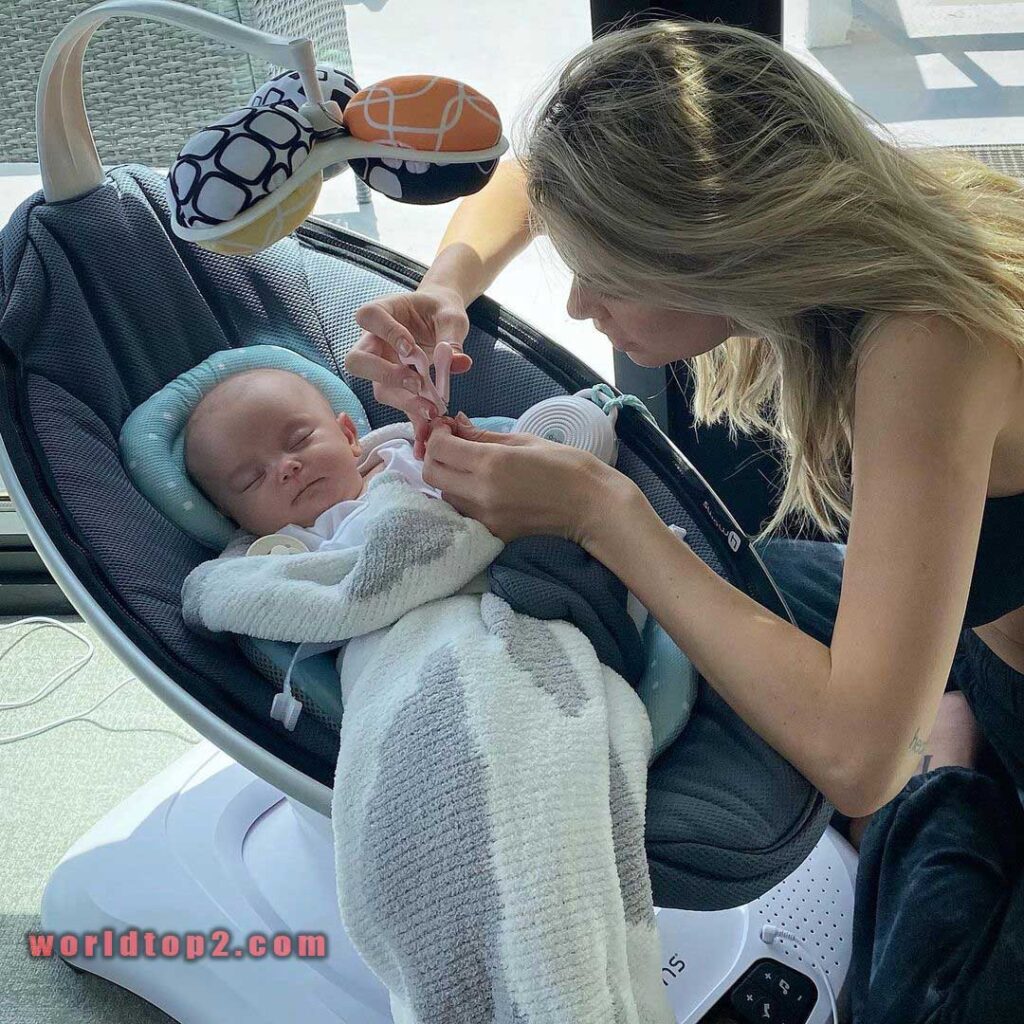 Lala Kent with her daughter Ocean Kent Emmett