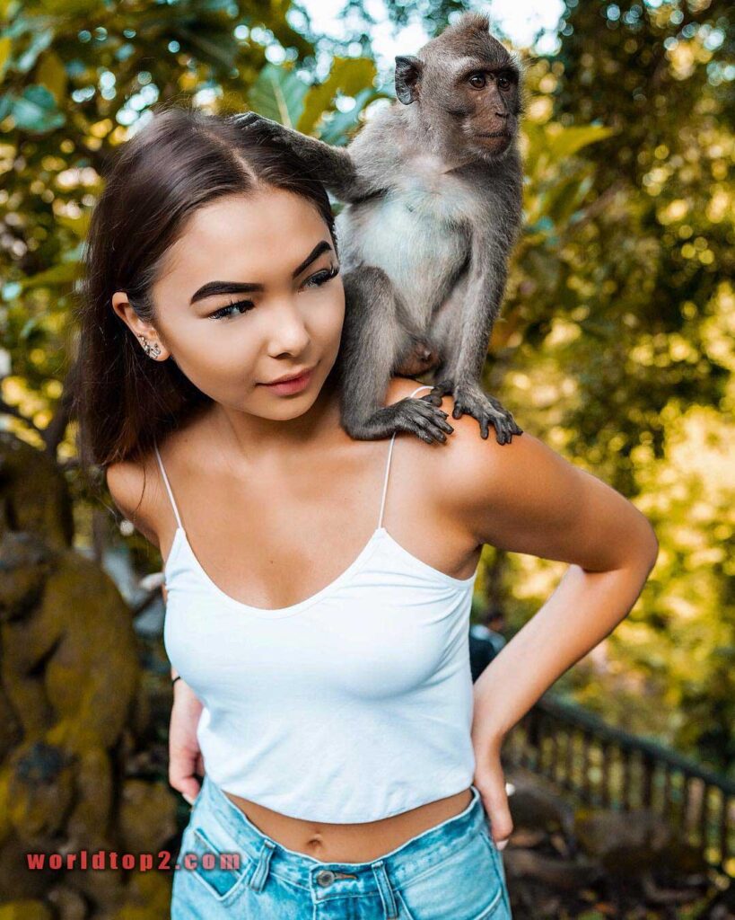 Lara Fraser bio wiki facts