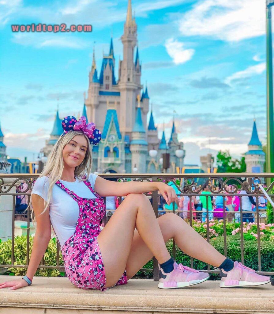 Noelle Margaret Foley hot and sexy