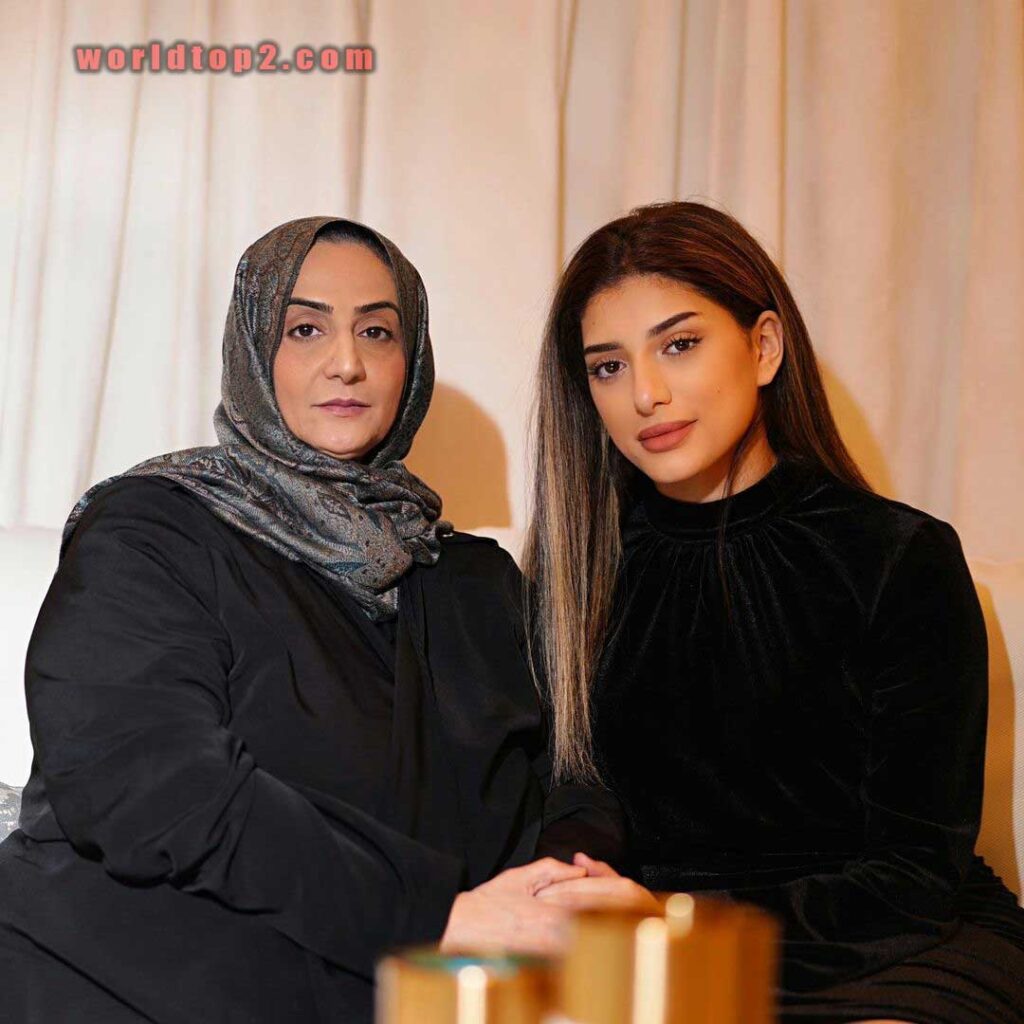 Banen Naem with her mother