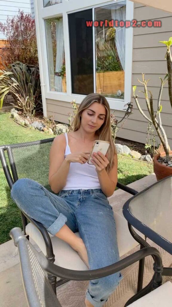 Emelia Hartford bio wiki facts