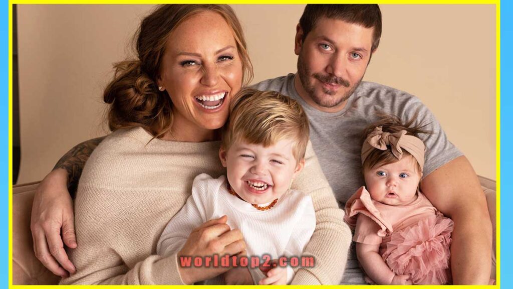 Mina Starsiak with her kids and husband