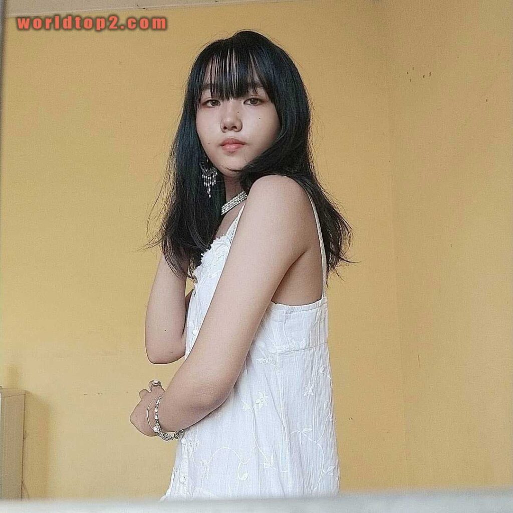 Alice Scarlett De Gottahrd bio wiki facts