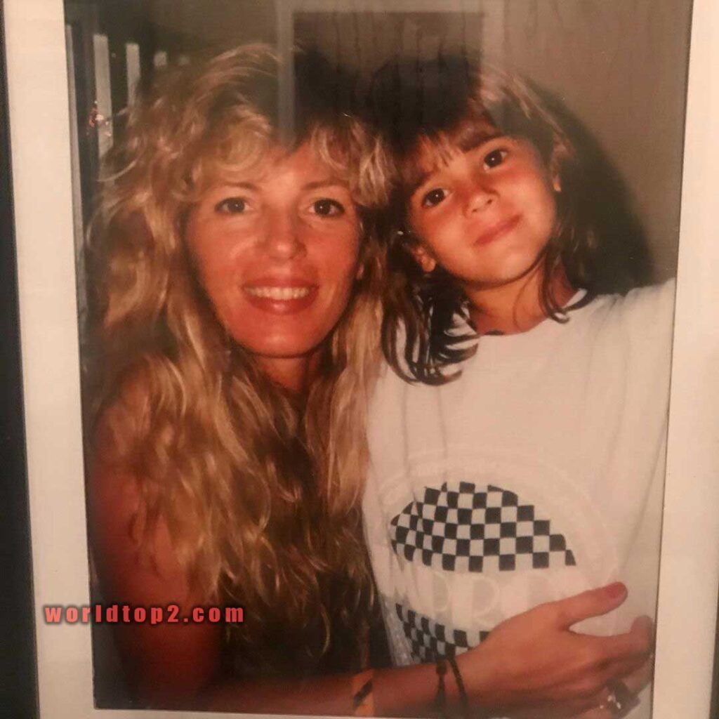 Lindsay Michelle Nader with her mother