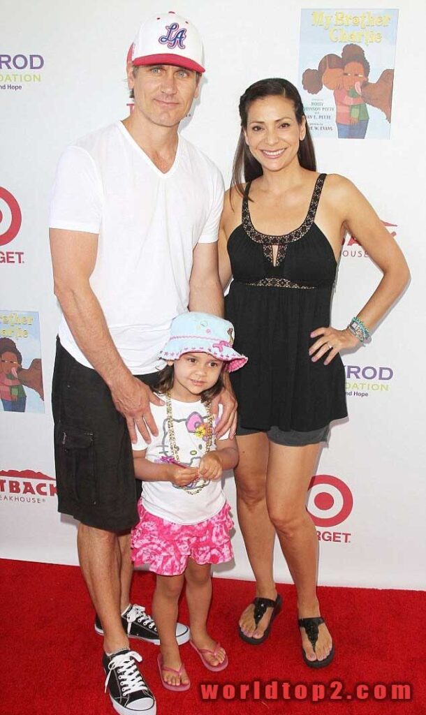 Luna Marie Katich with her mother and father when she was child