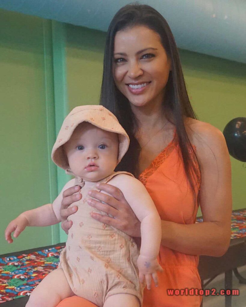 Lyla Aranya Wilson with her mother Varunie Vongsvirates