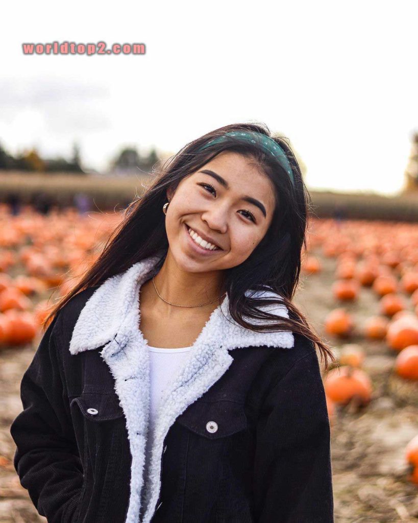 Melanie Locke youtuber