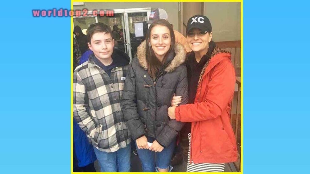 Melissa Ashworth with her children