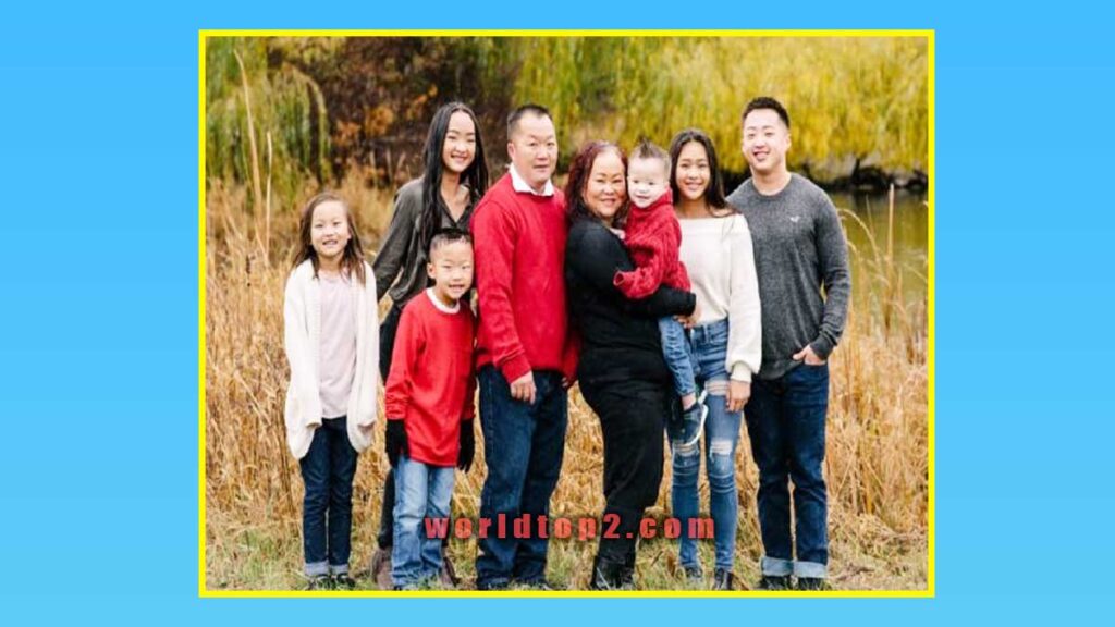 Sunisa Lee with her parent and siblings