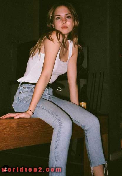 Stella Banderas Bio wiki facts