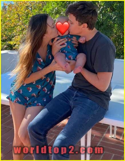 Billie Lourd with her son and husband