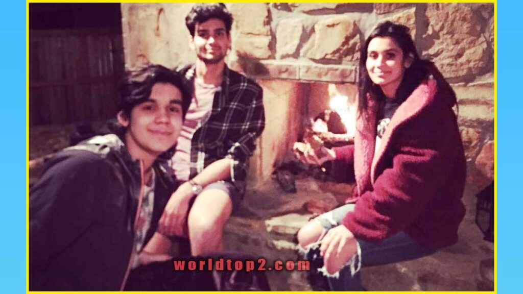 Sophia Taylor Ali with her brothers