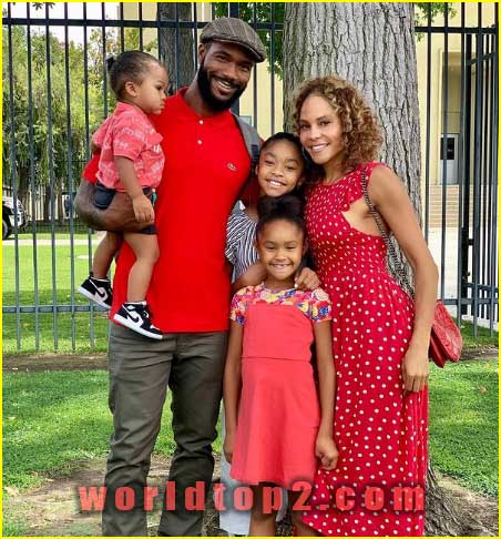 Akira Akbar with her