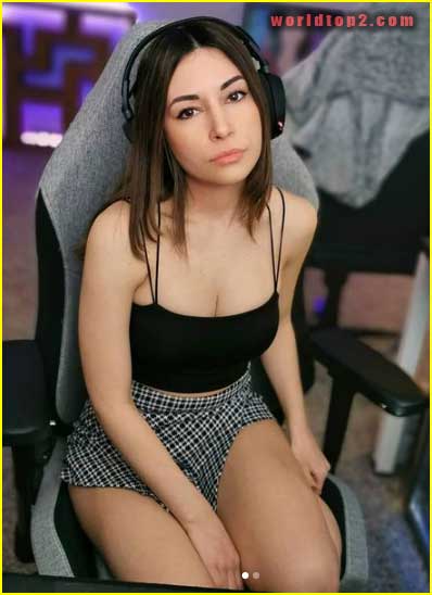 Alinity Divine hot and sexy