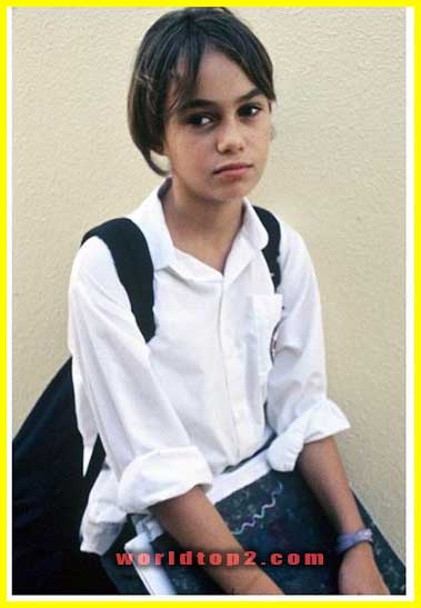 Dina Shihabi education