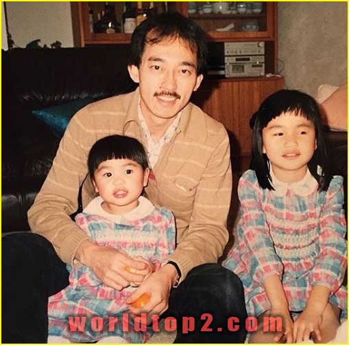 Gemma Chan with her father & sister
