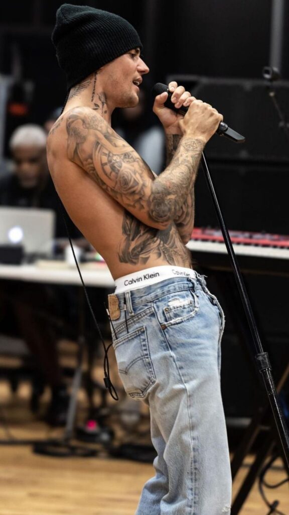 Justin Bieber singing