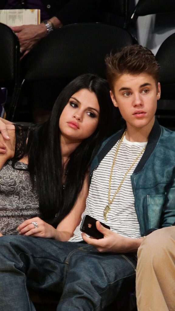 Justin Bieber with selina gomez