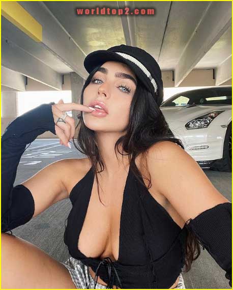 Emily Rinaudo bio wiki facts