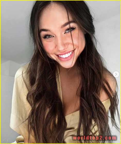 Alexis Ren model and actress