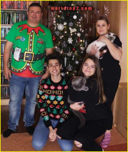 Csecse Attila with his parents and sister