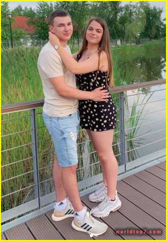 Csecse Kitti with her boyfriend