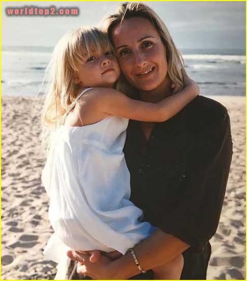 Sophia Wilson with her mother