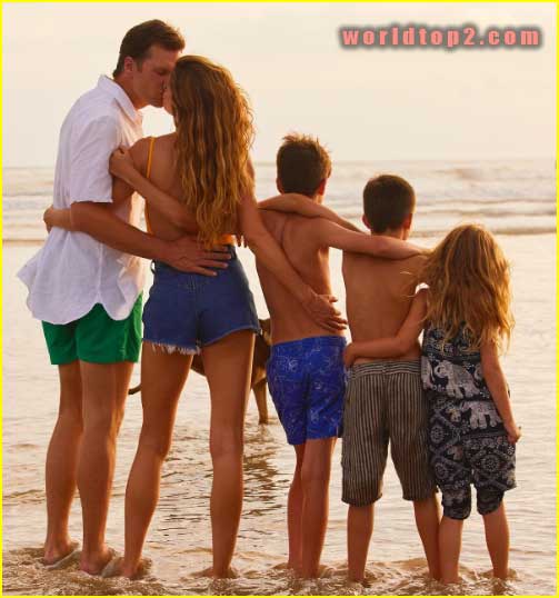 Vivian Brady with her parents and siblings