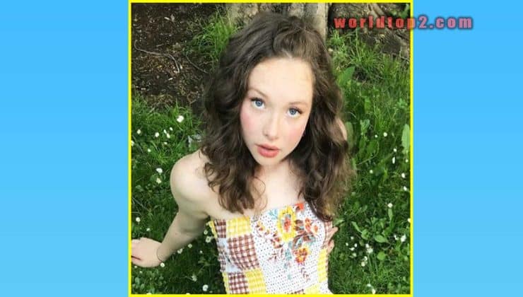 Zoe Margaret Colletti biography