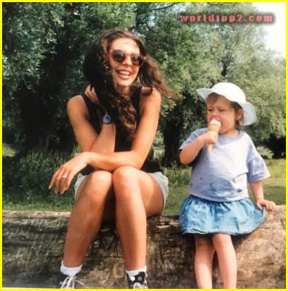 Bel Powley with her mother