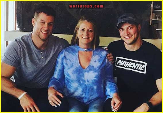 Clayton Echard with his mother and brother
