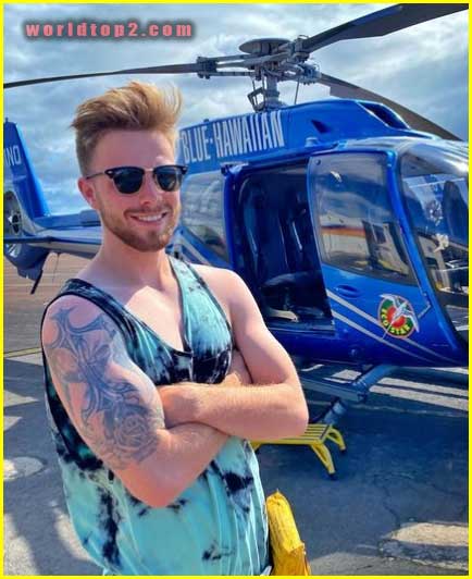 Hunter Hill net worth