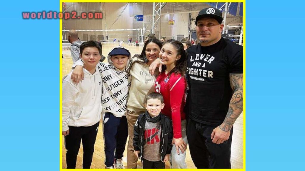 Jayla Walton with her brothers and parents