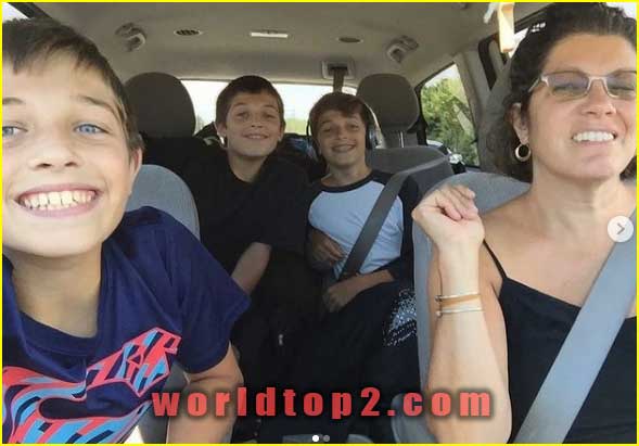 Matthew Sturniolo with his brother and mother