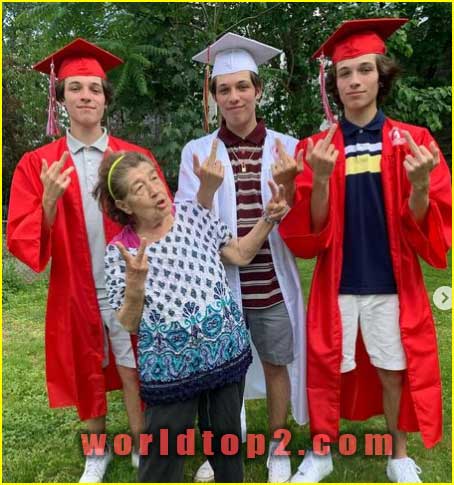 Nicolas Sturniolo with his brother and grandmother during graduation