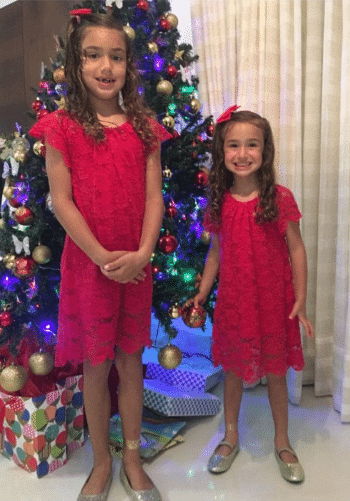 Sienna Lima Jarić with her sister